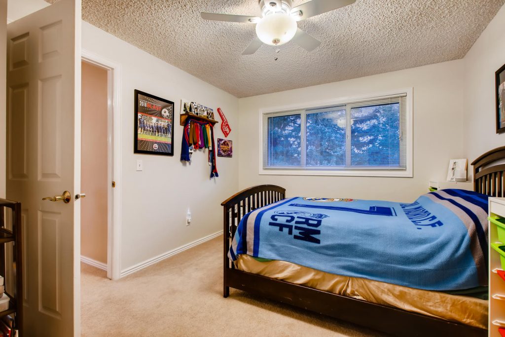 7859-S-Garfield-Way-Centennial-large-026-010-2nd-Floor-Bedroom-1500x1000-72dpi