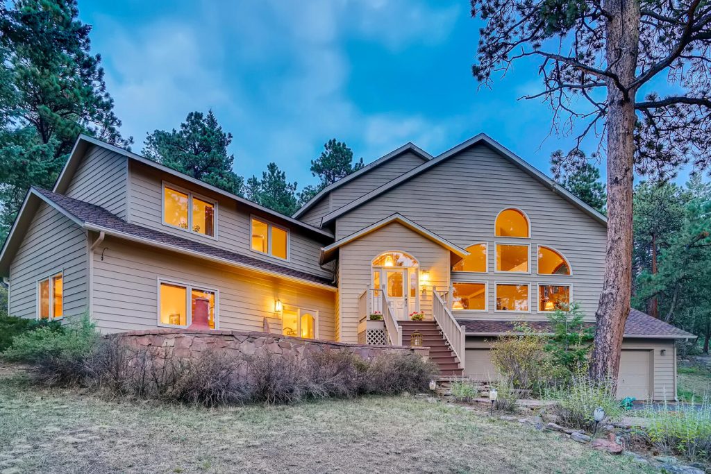 25109-sunset-ln-Evergreen-CO-large-002-004-Exterior-Front-1500x1000-72dpi-2