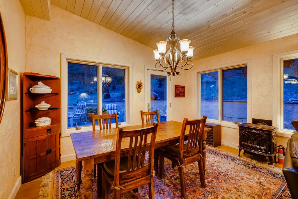 25109-sunset-ln-Evergreen-CO-large-008-006-Dining-Room-1500x1000-72dpi-2