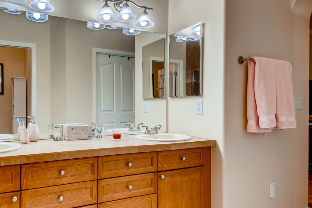 15501-East-112th-Ave-29D-Commerce-City-CO-Web-Quality-017-26-Primary-Bathroom